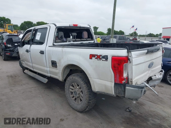 2019 Ford F-250 XL with VIN 1FT7W2BT4KEF15878, listed as a IAAI auction lot 42082697 with 183,497 mi miles and . Bid and sale history available at DreamBid. Image 3.