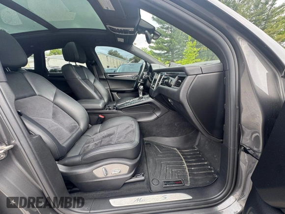 2017 Porsche Macan S z VIN WP1AB2A5XHLB20353, wystawiony jako Copart lot #59118235 z przebiegiem 147 097 mil mil oraz Tytuł czysty. Historia ofert i sprzedaży dostępna na DreamBid. Obrazek 5.