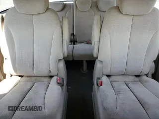 2008 Hyundai Entourage GLS z VIN KNDMC233686048783, wystawiony jako Copart lot #61812894 z przebiegiem 200 566 mil mil oraz Tytuł czysty. Historia ofert i sprzedaży dostępna na DreamBid. Obrazek 10.