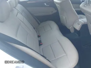 2013 Mercedes-Benz E-Class E 350 Luxury with VIN WDDHF8JB3DA767833, listed as a IAAI auction lot 40347863 with 90,981 mi miles. Bid and sale history available at carsss.com. Image 8.