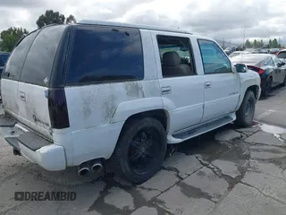 2000 Cadillac Escalade с VIN 1GYEK63R9YR180416, выставлен на аукционе IAAI как лот 42200278 с пробегом 145 848 миль миль и . История ставок и продаж доступна на DreamBid. Изображение 4.