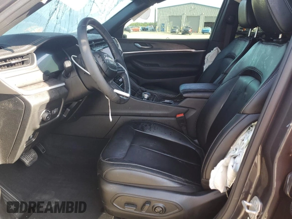 2024 Jeep Grand Cherokee Limited с VIN 1C4RJKBG8R8586598, выставлен на аукционе Copart как лот 54183065 с пробегом 4 962 миль миль и Списание • Salvage title. История ставок и продаж доступна на DreamBid. Изображение 7.