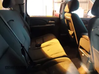2010 Chevrolet Suburban LS with VIN 1GNUCHE01AR158111, listed as a IAAI auction lot 41602157 with 263,227 mi miles. Bid and sale history available at carsss.com. Image 8.