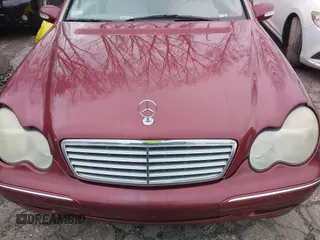2002 Mercedes-Benz C 230/260/280/320 z VIN WDBRF61J52F189775, wystawiony jako IAAI lot #41633570 z przebiegiem 301 455 mil mil oraz . Historia ofert i sprzedaży dostępna na DreamBid. Obrazek 6.