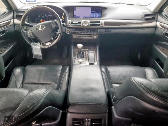 2013 Lexus LS 460 z VIN JTHBL5EF9D5119621, wystawiony jako Copart lot #62398715 z przebiegiem 171 472 mil mil oraz Szkoda całkowita • Salvage title. Historia ofert i sprzedaży dostępna na DreamBid. Obrazek 8.