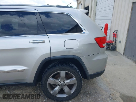 2012 Jeep Grand Cherokee Overland with VIN 1C4RJECTXCC317018, listed as a IAAI auction lot 41975933 with 191,043 mi miles. Bid and sale history available at carsss.com. Image 6.