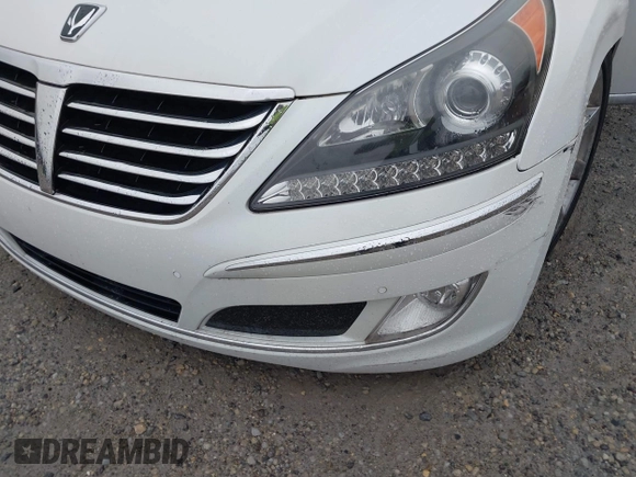 2013 Hyundai Equus Signature with VIN KMHGH4JH6DU063889, listed as a IAAI auction lot 40782294 with 81,631 mi miles and . Bid and sale history available at DreamBid. Image 12.