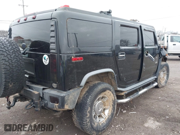 2007 Hummer H2 SUV z VIN 5GRGN23UX7H111093, wystawiony jako IAAI lot #41262675 z przebiegiem Nie podano mil oraz . Historia ofert i sprzedaży dostępna na DreamBid. Obrazek 4.