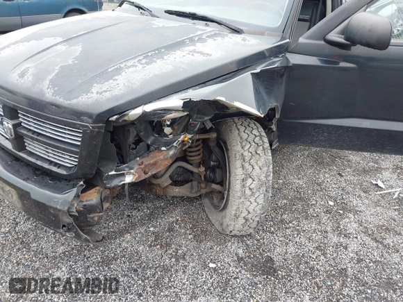 2008 Dodge Dakota с VIN 1D7HW68NX8S560117, выставлен на аукционе IAAI как лот 42383642 с пробегом 108 639 миль миль и . История ставок и продаж доступна на DreamBid. Изображение 6.
