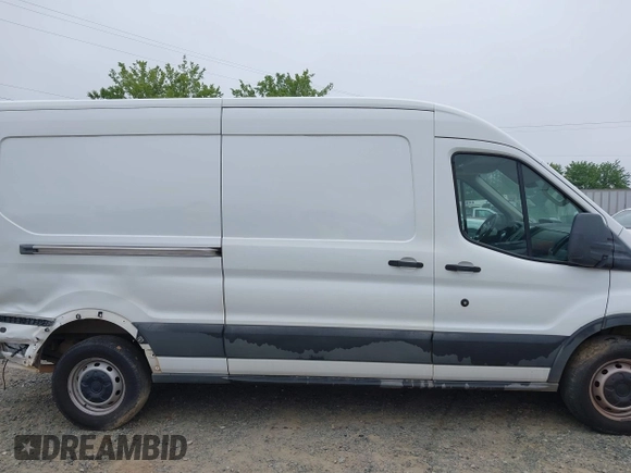 2015 Ford Transit Cargo with VIN 1FTNR2CM4FKA26975, listed as a IAAI auction lot 39407096 with 150,786 mi miles and . Bid and sale history available at carsss.com. Image 13.