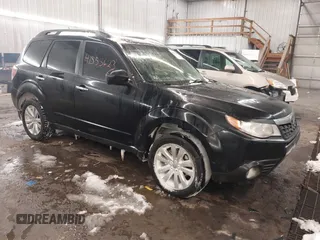 2012 Subaru Forester 2.5X Premium with VIN JF2SHBCC5CH434005, listed as a IAAI auction lot 41553623 with 182,397 mi miles. Bid and sale history available at carsss.com. Image 1.