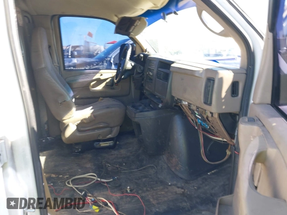 2006 Chevrolet Express Cargo with VIN 1GCFG15X061120322, listed as a IAAI auction lot 41611050 with 277,311 mi miles and . Bid and sale history available at DreamBid. Image 5.