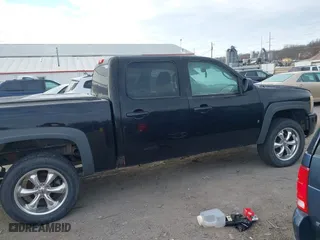 2007 Chevrolet Silverado 1500 LTZ with VIN 2GCEK13YX71690006, listed as a IAAI auction lot 41335272 with 249,949 mi miles. Bid and sale history available at carsss.com. Image 13.