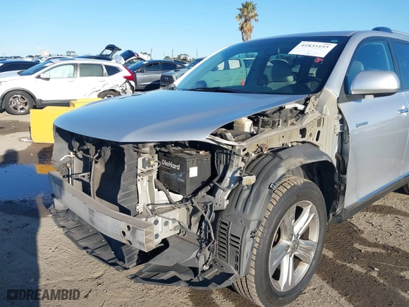 2013 Toyota Highlander Limited with VIN 5TDYK3EH6DS136679, listed as a IAAI auction lot 41835155 with 390,461 mi miles. Bid and sale history available at carsss.com. Image 6.