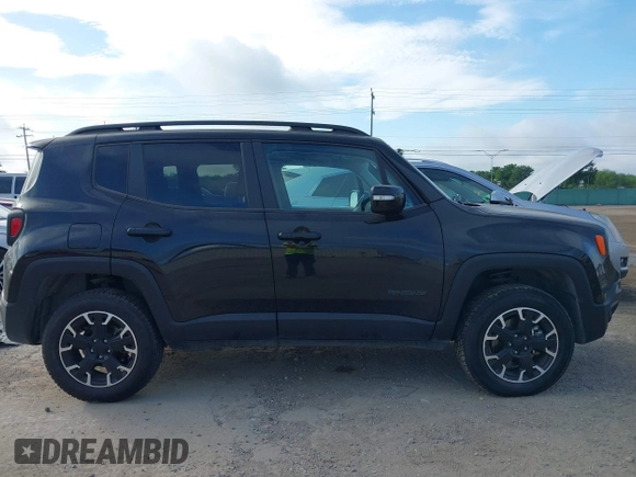 2023 Jeep Renegade Latitude with VIN ZACNJDB13PPP64670, listed as a IAAI auction lot 42578877 with 33,330 mi miles and . Bid and sale history available at DreamBid. Image 13.