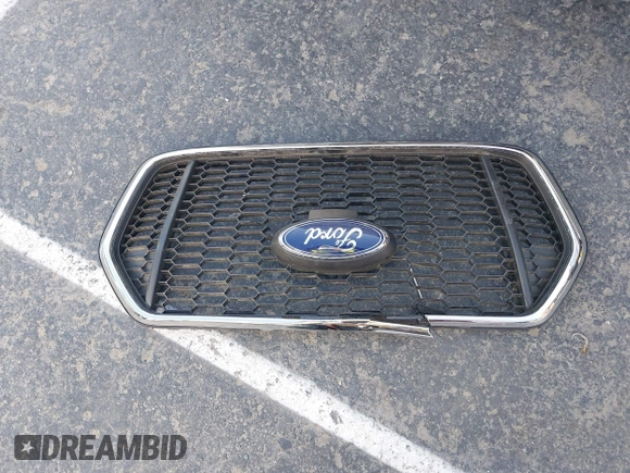 2015 Ford Transit z VIN 1FTNE1CM8FKB16085, wystawiony jako IAAI lot #42438768 z przebiegiem Nie podano mil oraz . Historia ofert i sprzedaży dostępna na DreamBid. Obrazek 12.