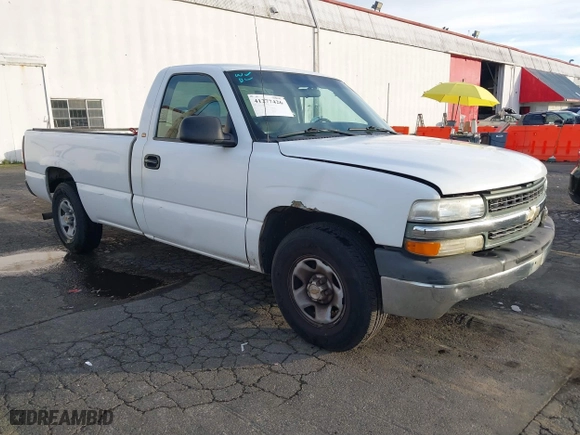 2000 Chevrolet Silverado 1500 with VIN 1GCEC14W9YE262857, listed as a IAAI auction lot 41277426 with 1 mi miles. Bid and sale history available at carsss.com. Image 1.