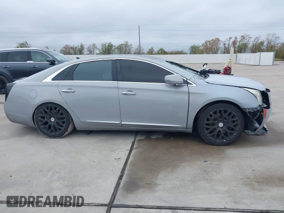 2013 Cadillac XTS Luxury with VIN 2G61P5S38D9213426, listed as a IAAI auction lot 41098261 with Not Provided miles. Bid and sale history available at carsss.com. Image 12.