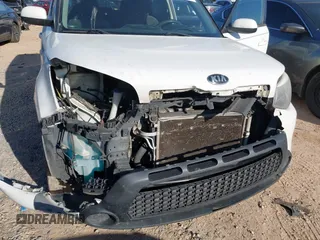 2014 Kia Soul with VIN KNDJN2A28E7022716, listed as a IAAI auction lot 41487053 with 226,757 mi miles. Bid and sale history available at carsss.com. Image 6.