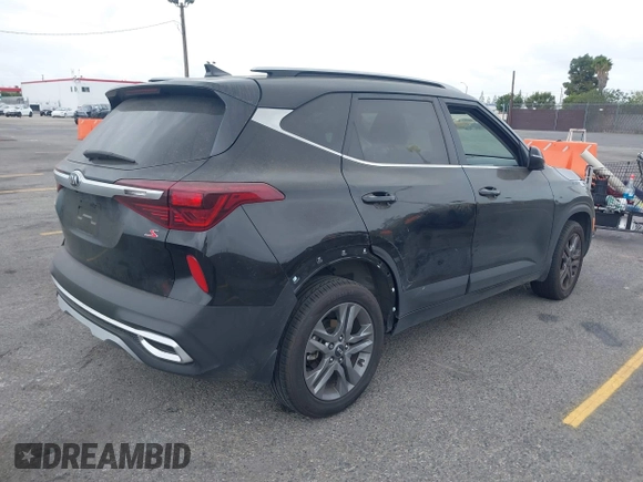 2021 Kia Seltos S with VIN KNDEU2AAXM7146982, listed as a IAAI auction lot 42047526 with 53,024 mi miles and . Bid and sale history available at DreamBid. Image 4.