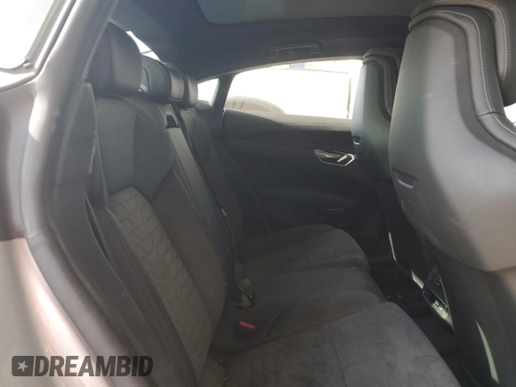 2022 Audi e-tron GT Prestige z VIN WAUDJBFW0N7003885, wystawiony jako Copart lot #41626575 z przebiegiem 21 343 mil mil oraz Szkody całkowita. Historia ofert i sprzedaży dostępna na DreamBid. Obrazek 10.