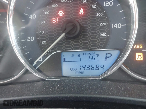 2015 Toyota Corolla L z VIN 5YFBURHE4FP204526, wystawiony jako IAAI lot #42503462 z przebiegiem 143 684 mil mil oraz . Historia ofert i sprzedaży dostępna na DreamBid. Obrazek 16.