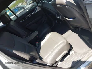 2022 Cadillac XT6 Premium Luxury z VIN 1GYKPDRS4NZ146284, wystawiony jako IAAI lot #42150678 z przebiegiem 28 890 mil mil oraz . Historia ofert i sprzedaży dostępna na DreamBid. Obrazek 8.