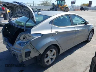2012 Hyundai Elantra GLS z VIN KMHDH4AE5CU310634, wystawiony jako IAAI lot #42397828 z przebiegiem 120 503 mil mil oraz . Historia ofert i sprzedaży dostępna na DreamBid. Obrazek 4.