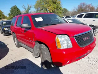 2014 GMC Yukon SLT with VIN 1GKS2CE09ER205031, listed as a IAAI auction lot 40513050 with 190,172 mi miles. Bid and sale history available at carsss.com. Image 1.