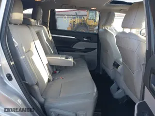 2015 Toyota Highlander XLE with VIN 5TDJKRFH8FS122806, listed as a IAAI auction lot 41791648 with 149,973 mi miles. Bid and sale history available at carsss.com. Image 8.