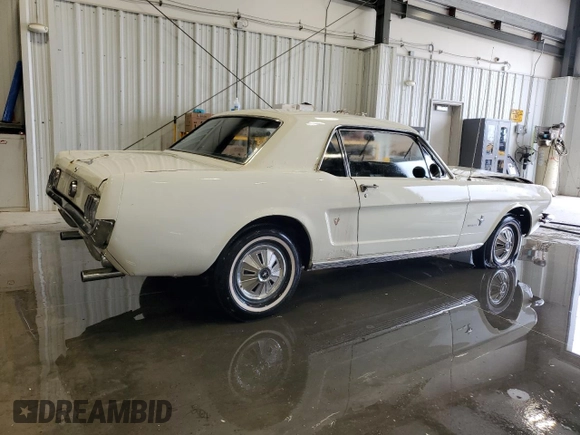 1966 Ford Mustang z VIN 6T07T240184, wystawiony jako Copart lot #69255434 z przebiegiem 72 243 mil mil oraz Czysty tytuł • Clean title. Historia ofert i sprzedaży dostępna na DreamBid. Obrazek 3.