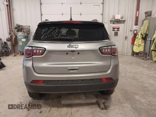 2019 Jeep Compass Limited with VIN 3C4NJDCB0KT656468, listed as a IAAI auction lot 42221300 with 105,115 mi miles and . Bid and sale history available at DreamBid. Image 16.
