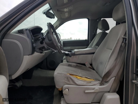 2007 GMC Sierra 1500 SLE1 with VIN 2GTEC19C371540909, listed as a Copart auction lot 82684964 with 206,209 mi miles and Salvage Title. Bid and sale history available at carsss.com. Image 7.