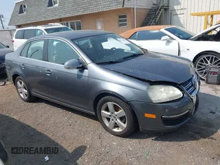 2009 Volkswagen Jetta SE с VIN 3VWRM71K39M128275, выставлен на аукционе IAAI как лот 40320181 с пробегом 164 029 миль миль и . История ставок и продаж доступна на DreamBid. Изображение 1.
