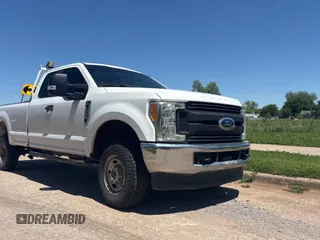 2017 Ford F-250 XLT с VIN 1FT7X2B69HEE28459, выставлен на аукционе Copart как лот 55882185 с пробегом 182 045 миль миль и Чистый • Clean title. История ставок и продаж доступна на DreamBid. Изображение 1.