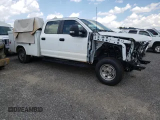 2022 Ford Super Duty F-250 SRW XL with VIN 1FD7W2B61NEG27788, listed as a Copart auction lot 57755934 with 41,419 mi miles and Salvage Title. Bid and sale history available at carsss.com. Image 4.