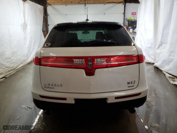 2016 Lincoln MKT EcoBoost with VIN 2LMHJ5AT8GBL01646, listed as a Copart auction lot 85357264 with NaN miles and Salvage Title. Bid and sale history available at carsss.com. Image 6.