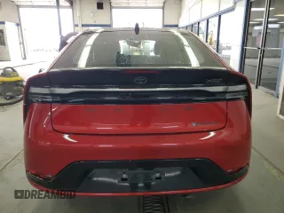 2024 Toyota Prius SE z VIN JTDACACU1R3020818, wystawiony jako Copart lot #58153625 z przebiegiem 6196 mil mil oraz Szkoda całkowita • Salvage title. Historia ofert i sprzedaży dostępna na DreamBid. Obrazek 6.