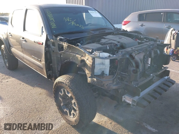 2022 Toyota Tacoma SR z VIN 3TMCZ5AN1NM531884, wystawiony jako IAAI lot #42257444 z przebiegiem Nie podano mil oraz . Historia ofert i sprzedaży dostępna na DreamBid. Obrazek 6.