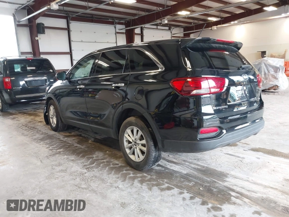2020 Kia Sorento LX z VIN 5XYPG4A36LG644112, wystawiony jako IAAI lot #42115141 z przebiegiem 101 170 mil mil oraz . Historia ofert i sprzedaży dostępna na DreamBid. Obrazek 3.