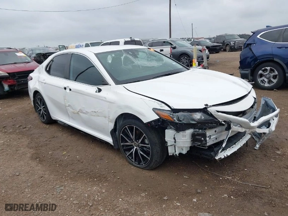 2021 Toyota Camry SE Nightshade with VIN 4T1G11AK9MU481457, listed as a IAAI auction lot 41440558 with 42,096 mi miles. Bid and sale history available at carsss.com. Image 1.