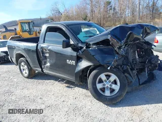 2013 Ram 1500 Tradesman z VIN 3C6JR7AG2DG509241, wystawiony jako IAAI lot #41825425 z przebiegiem 137 704 mil mil oraz . Historia ofert i sprzedaży dostępna na DreamBid. Obrazek 1.