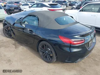 2022 BMW Z4 sDriveM40i with VIN WBAHF9C08NWX88691, listed as a IAAI auction lot 40983519 with 11,108 mi miles. Bid and sale history available at carsss.com. Image 3.