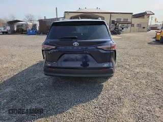 2024 Toyota Sienna XLE with VIN 5TDJSKFC3RS129744, listed as a Copart auction lot 48177895 with 9,224 mi miles and Salvage Title. Bid and sale history available at DreamBid. Image 6.