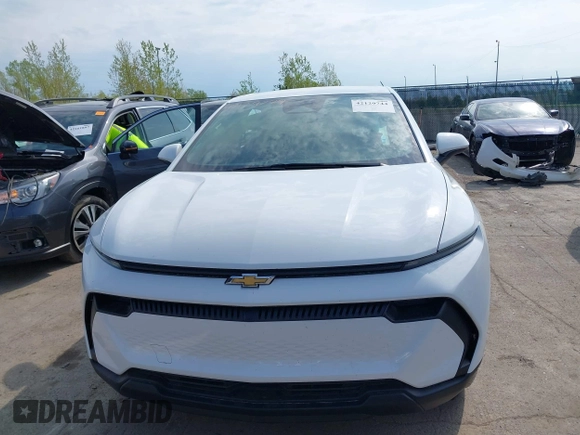 2025 Chevrolet Equinox EV LT z VIN 3GN7DLRP1SS142641, wystawiony jako IAAI lot #42129744 z przebiegiem 3 821 mil mil oraz . Historia ofert i sprzedaży dostępna na DreamBid. Obrazek 12.