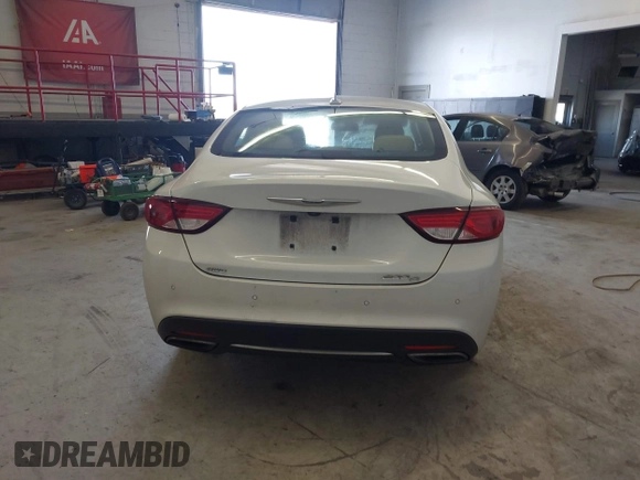2015 Chrysler 200 C z VIN 1C3CCCEG9FN573670, wystawiony jako IAAI lot #41918086 z przebiegiem 260 656 mil mil oraz . Historia ofert i sprzedaży dostępna na DreamBid. Obrazek 17.