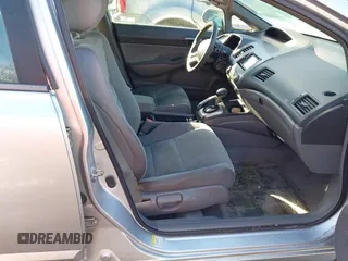 2006 Honda Civic LX z VIN 1HGFA16556L111894, wystawiony jako IAAI lot #41443692 z przebiegiem 280 229 mil mil oraz . Historia ofert i sprzedaży dostępna na DreamBid. Obrazek 5.