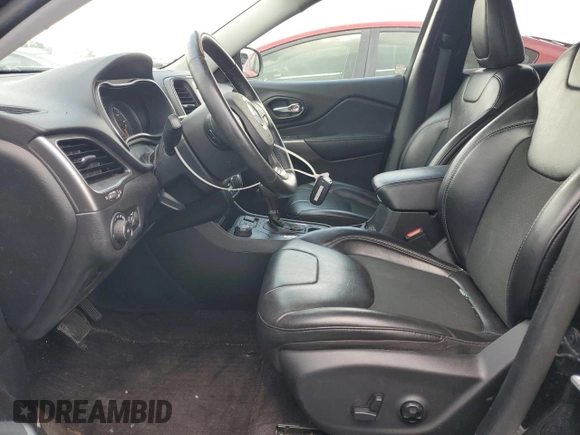 2019 Jeep Cherokee Latitude Plus z VIN 1C4PJMLB4KD162564, wystawiony jako Copart lot #60292615 z przebiegiem 61 167 mil mil oraz Szkoda całkowita • Salvage title. Historia ofert i sprzedaży dostępna na DreamBid. Obrazek 7.