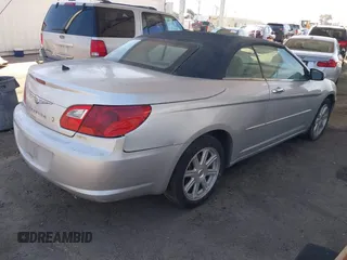 2008 Chrysler Sebring Limited z VIN 1C3LC65M88N268302, wystawiony jako IAAI lot #41882886 z przebiegiem 122 196 mil mil oraz . Historia ofert i sprzedaży dostępna na DreamBid. Obrazek 4.