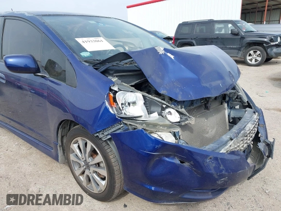 2013 Honda Fit Sport with VIN JHMGE8H54DC027896, listed as a IAAI auction lot 41933061 with 137,696 mi miles. Bid and sale history available at carsss.com. Image 6.